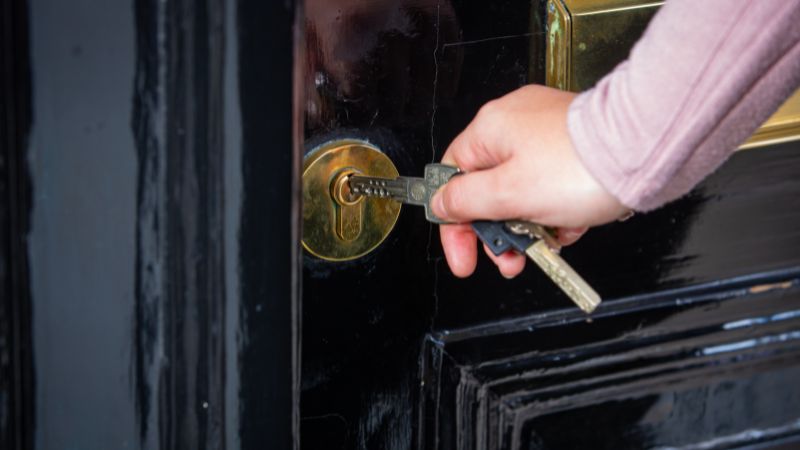 How to help people experiencing homelessness in the UK